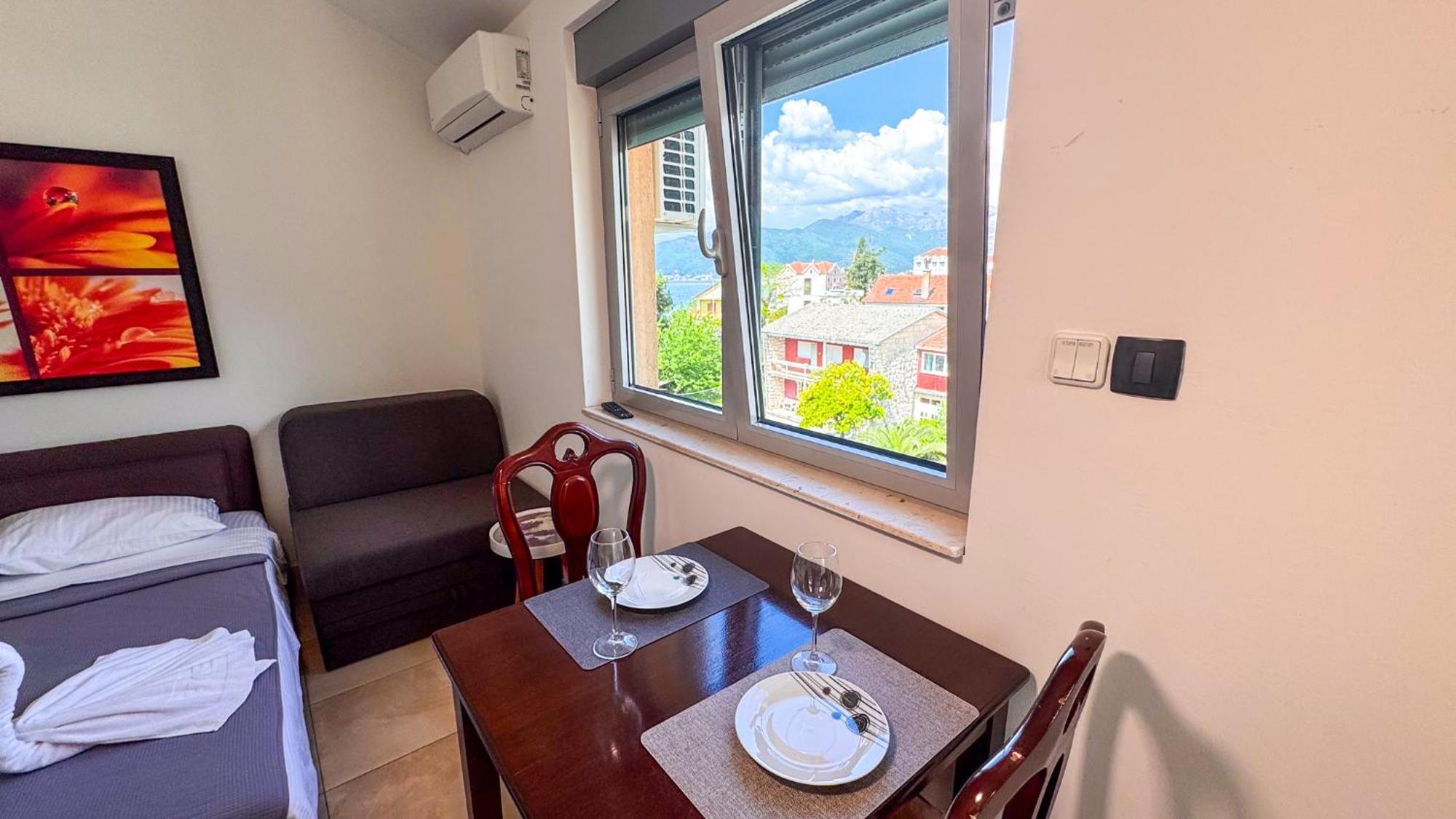 Qumi Apartments 蒂瓦特 外观 照片