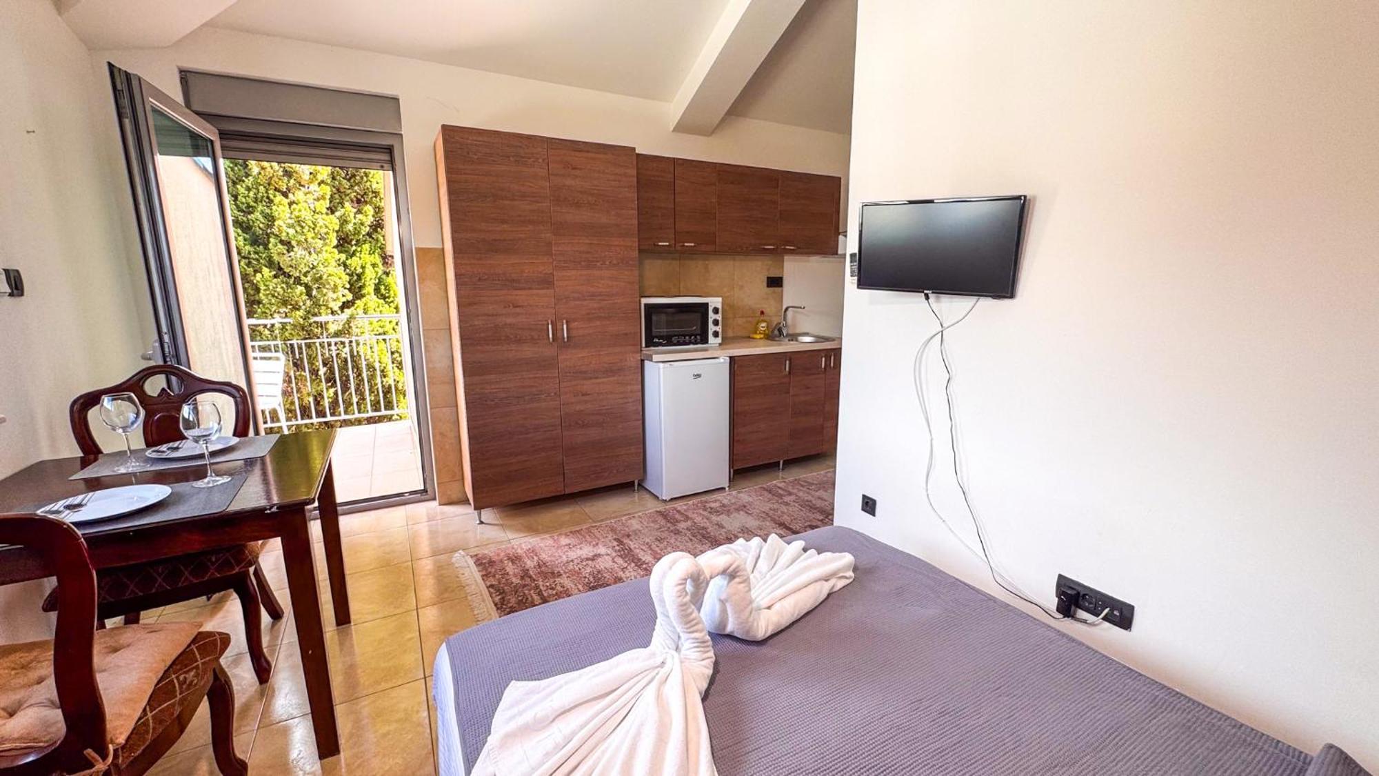 Qumi Apartments 蒂瓦特 外观 照片