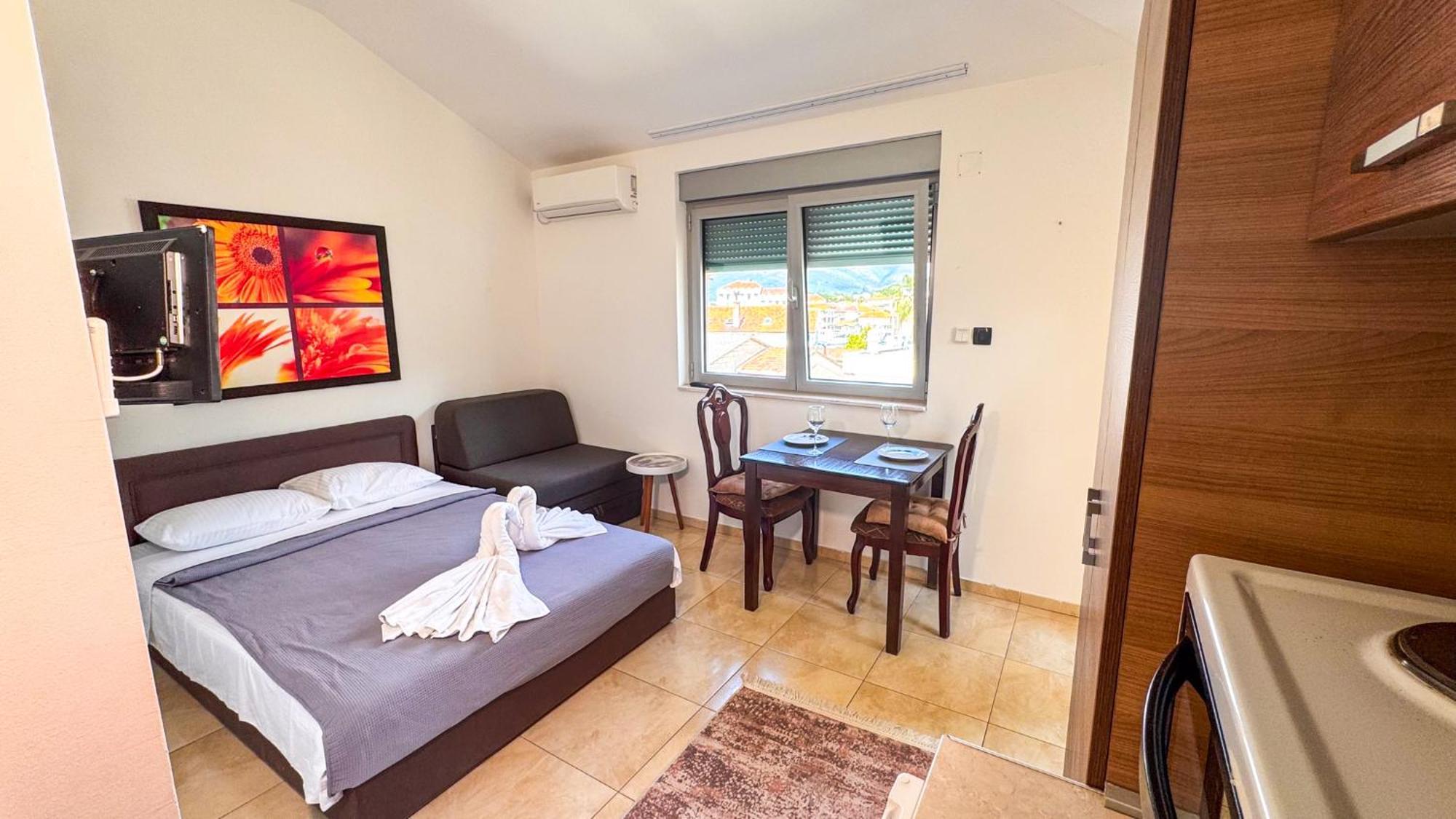Qumi Apartments 蒂瓦特 外观 照片