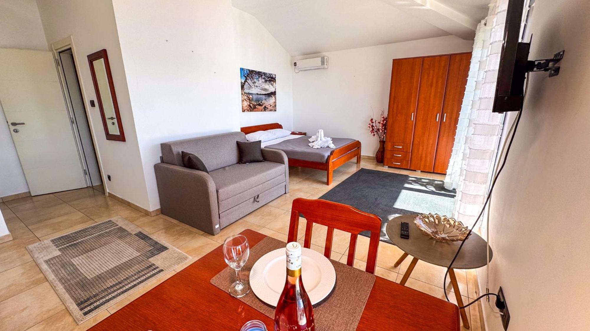 Qumi Apartments 蒂瓦特 外观 照片