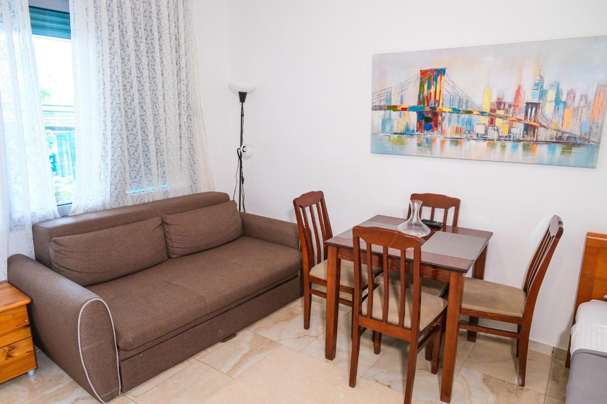 Qumi Apartments 蒂瓦特 外观 照片
